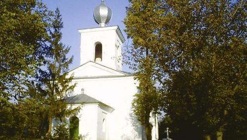Biserica - vedere exterioară